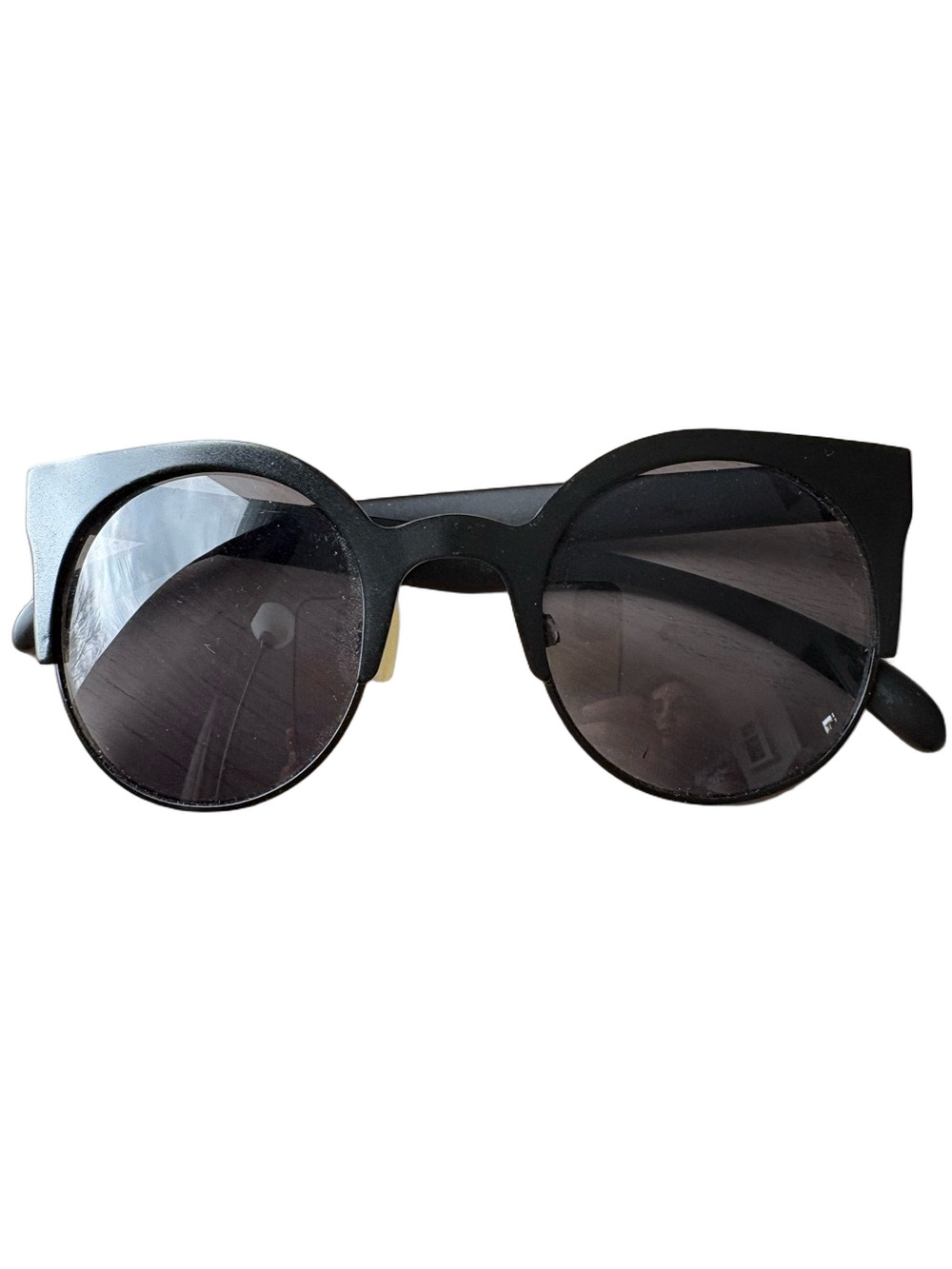 twik Black Round Cat-Eye Sunglasses